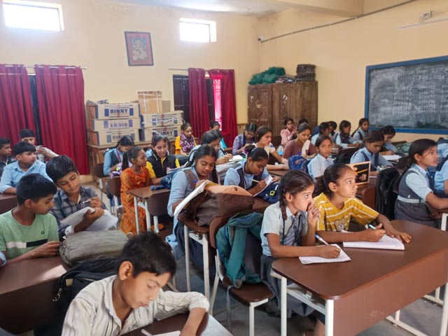 "शिक्षा ही असली क्रांति है!